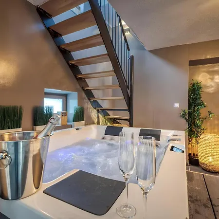 50 Nuances D'amour - Jacuzzi / Massage / Cinema