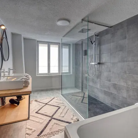 50 Nuances D'amour - Jacuzzi / Massage / Cinema * Moirans